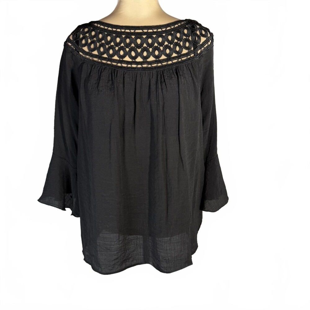 Sabrin a Lauren black Long Sleeve Top with Crochet Detail size small